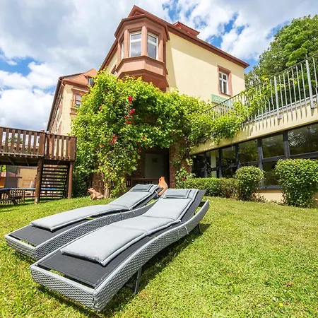Roomingtons Franziskushoehe 4*
