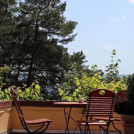 Roomingtons Franziskushoehe Hotel