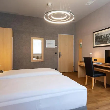 Roomingtons Franziskushoehe 4*