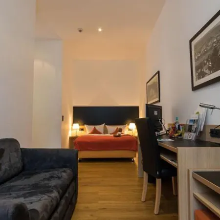 Hotel Roomingtons Franziskushoehe