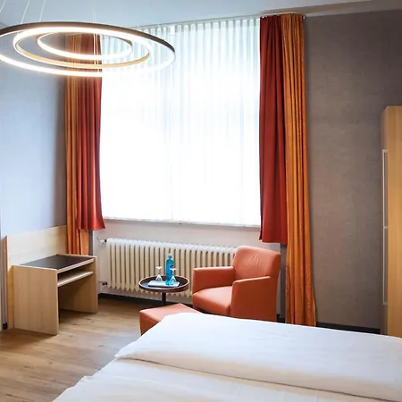 Roomingtons Franziskushoehe 4*