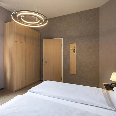 Roomingtons Franziskushoehe 4*